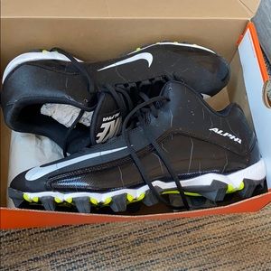 Nike Alpha Shark 2 3/4 WIDE Football cleats